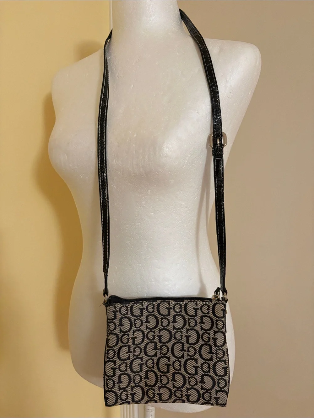 VTG Guess Monogram Small Crossbody Bag in Black and Cream with Silver Buckle